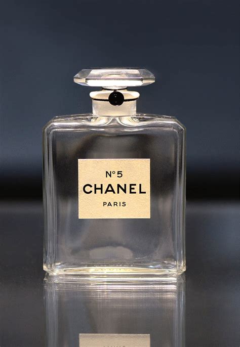 profumo chanel il più vecchio|Cento anni di Chanel n. 5, il profumo più famoso al mondo.